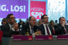 <p>Michael Roth, Peer Steinbrück, Thosten Schäfer-Gümbel, Kurt Beck (v.l.n.r.)</p>